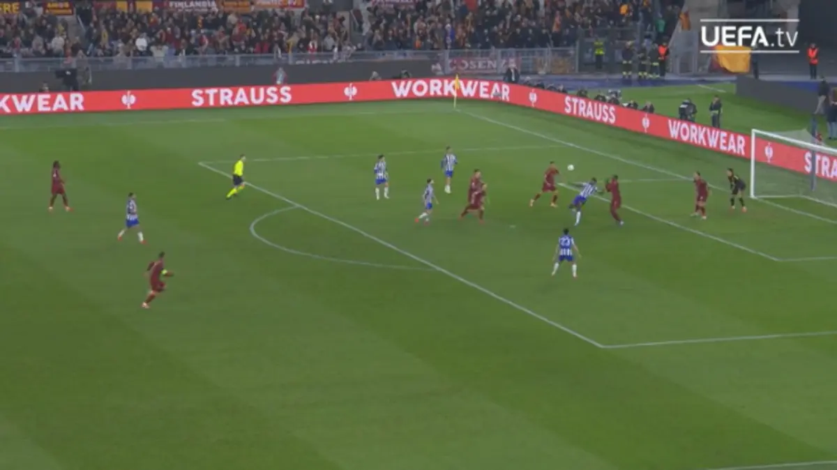 Imagem de contexto do artigo Bicicleta de Samu em Roma nos melhores dez golos da Liga Europa. Recorde o momento