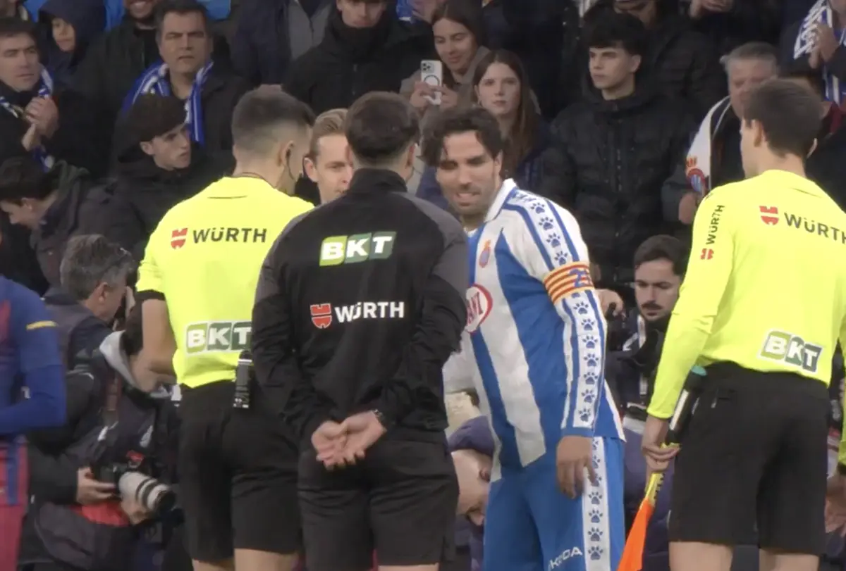 Imagem de contexto do artigo Árbitro do Espanhol-Barcelona usou microfone e este foi o resultado. Ora veja