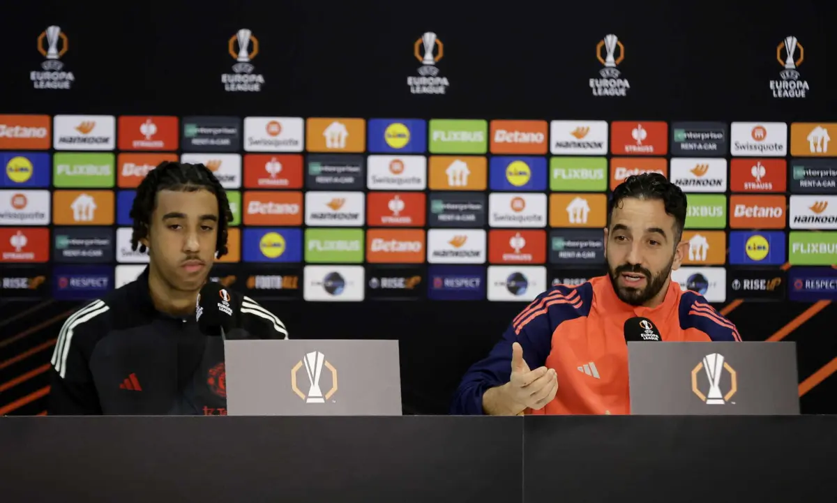 Leny Yoro e Rúben Amorim (Créditos: EPA)