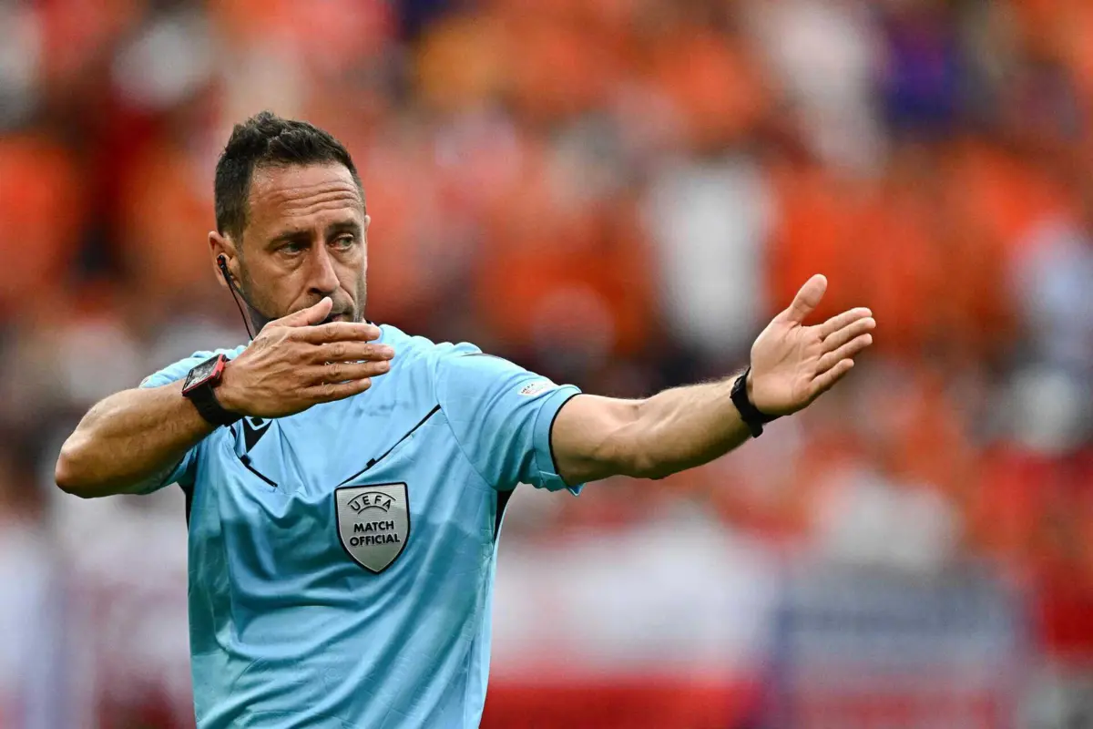 Artur Soares Dias no Euro'2024 (créditos: GABRIEL BOUYS / AFP)