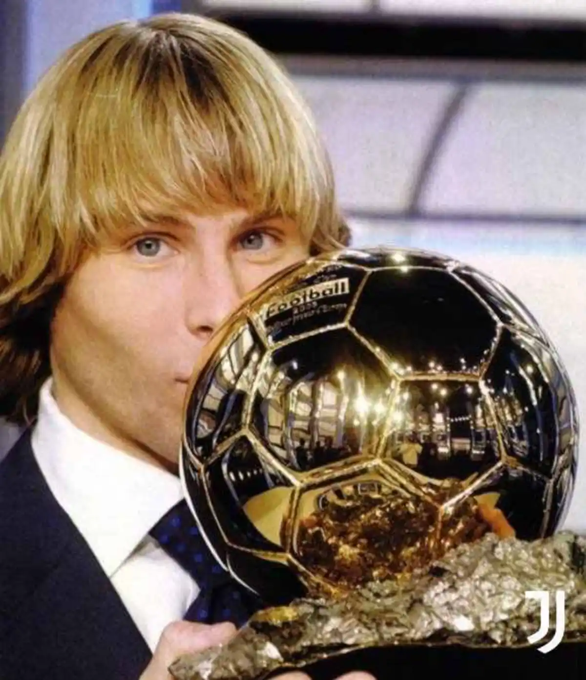 Pavel Nedved com a Bola de Ouro em 2003