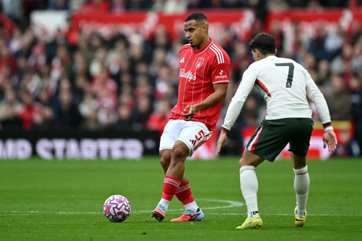 Murillo, central do Nottingham Forest
