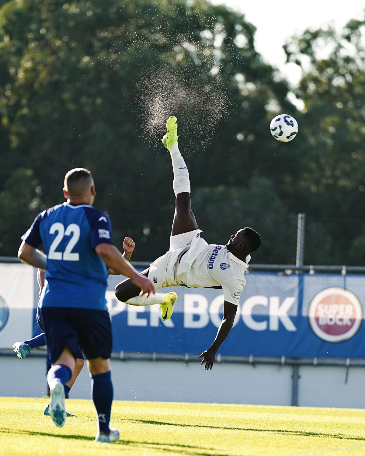 Imagem de contexto do artigo Jackson Martínez marcou de bicicleta na vitória do FC Porto Vintage: veja o golo