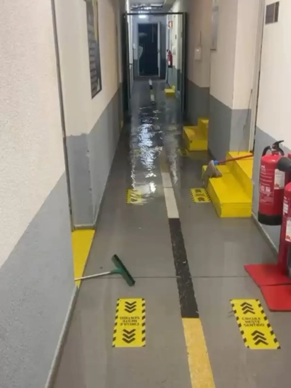 Imagem de contexto do artigo Estádio do Portimonense muito afetado pela tempestade: veja as imagens