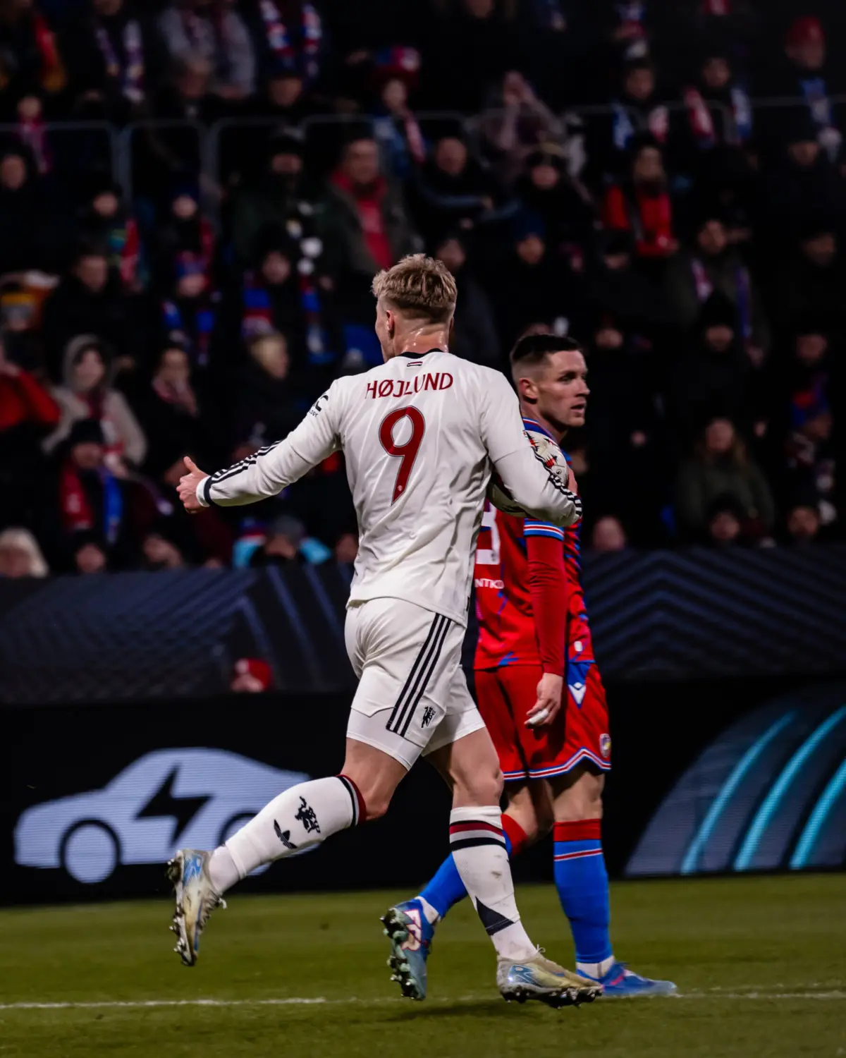 Imagem de contexto do artigo Onana trama Amorim, mas Hojlund faz a reviravolta no Plzen-United. Eis os golos