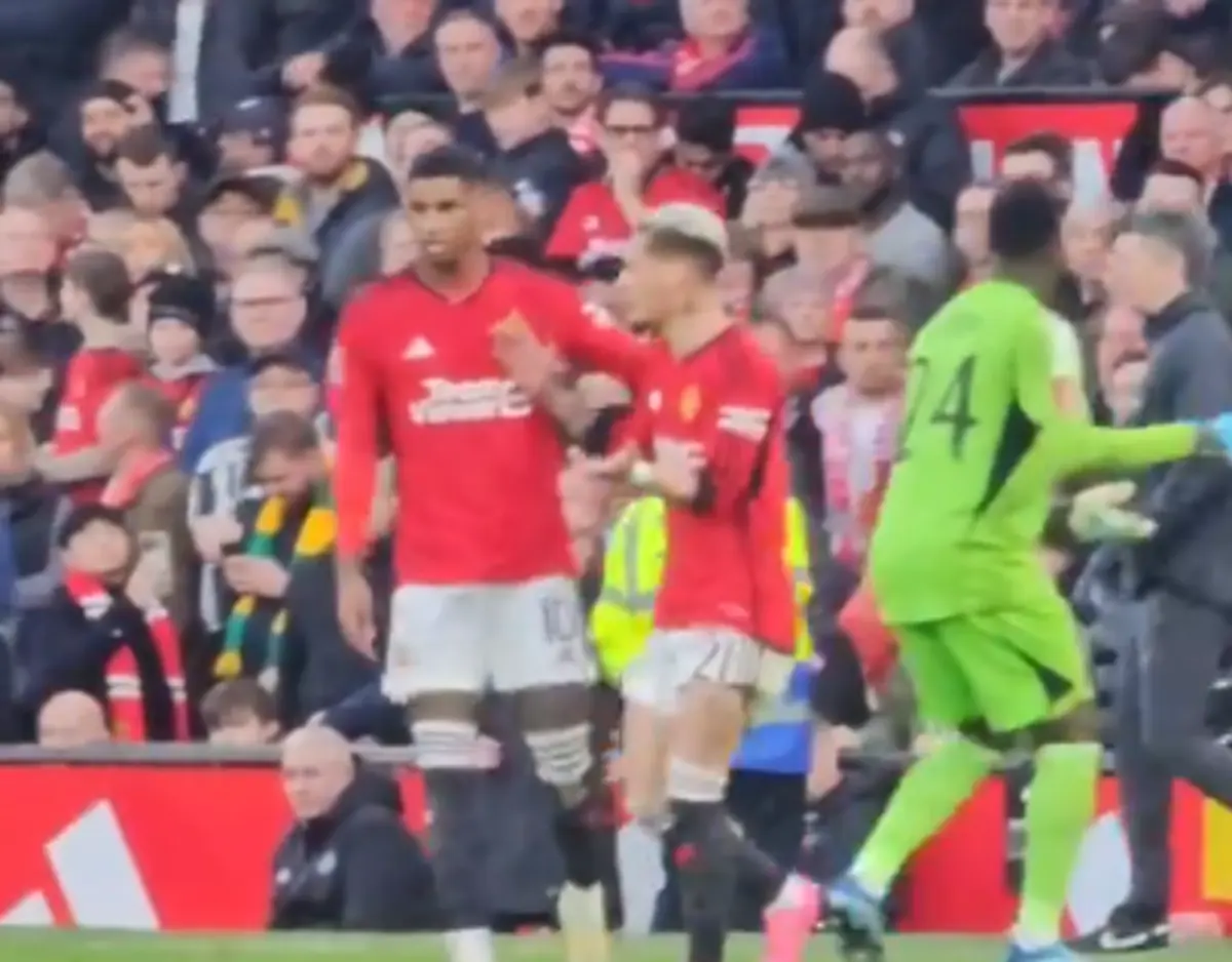 Imagem de contexto do artigo Antony teve de jogar a lateral esquerdo e não ficou nada satisfeito: veja a reação