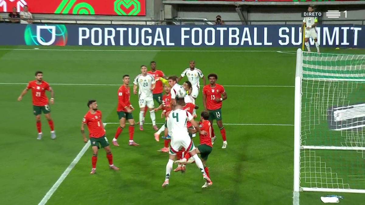 Imagem de contexto do artigo Portugal-Hungria: Diogo Costa falha palmada, Bernardo Silva não salta e Szalai marca