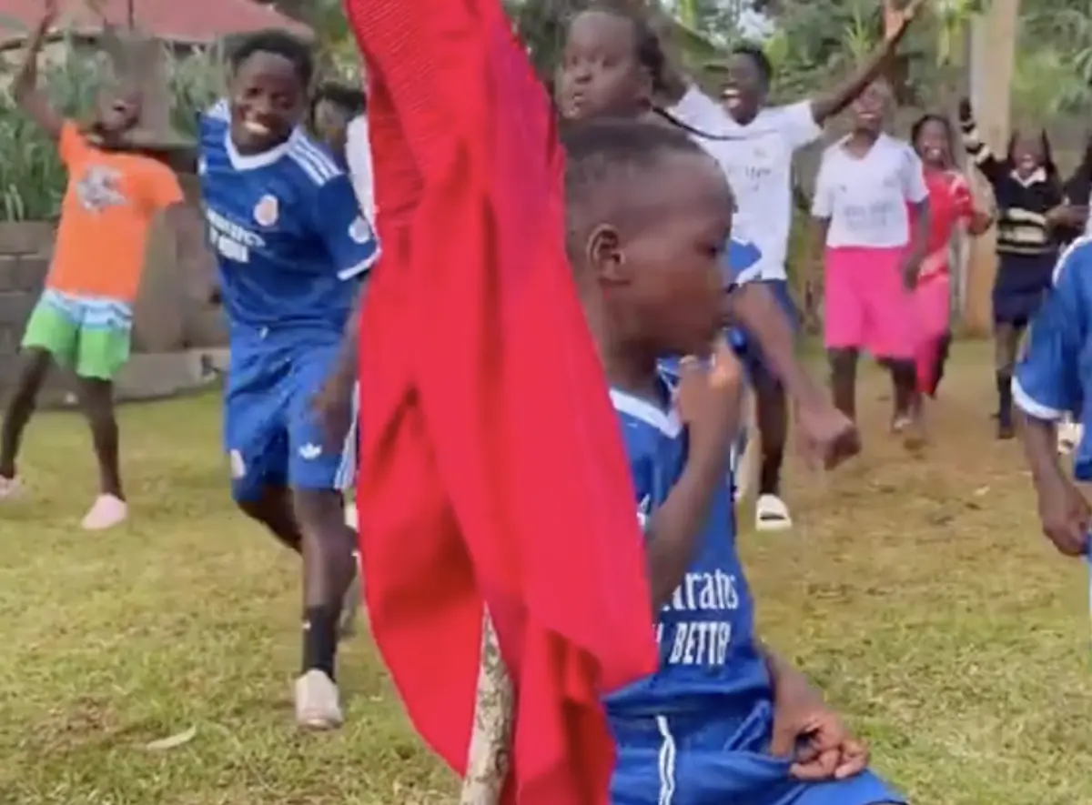 Imagem de contexto do artigo Crianças recriam festejo de Vinícius Júnior frente ao Benfica. Ora veja