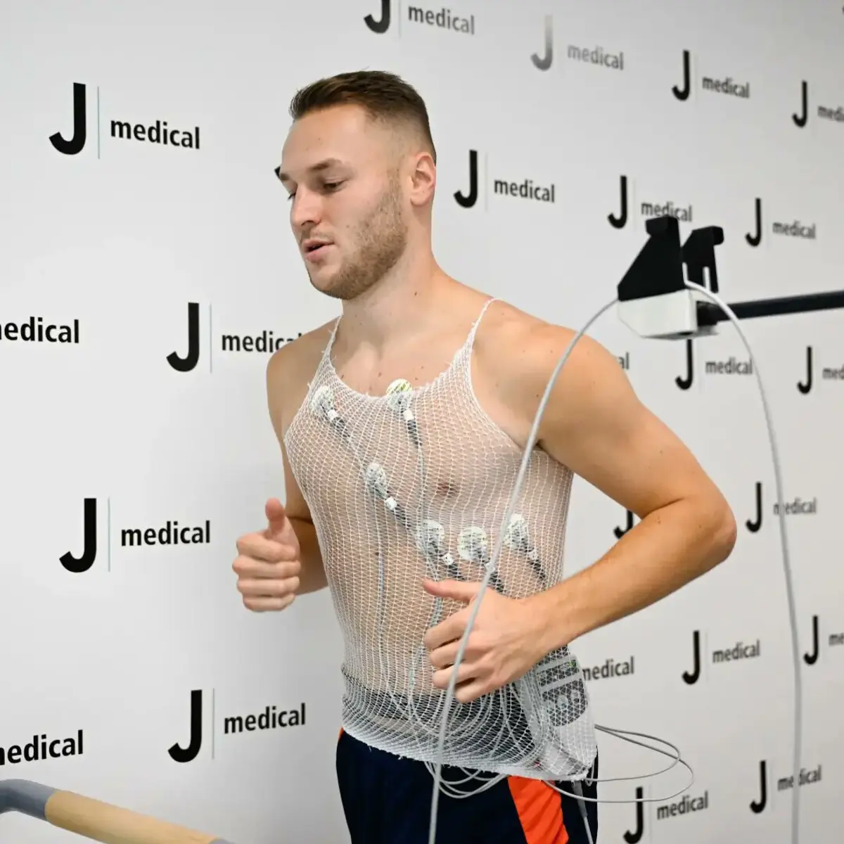 Imagem de contexto do artigo Koopmeiners foi fazer exames médicos pela Juventus e tinha mil adeptos à espera. Ora veja