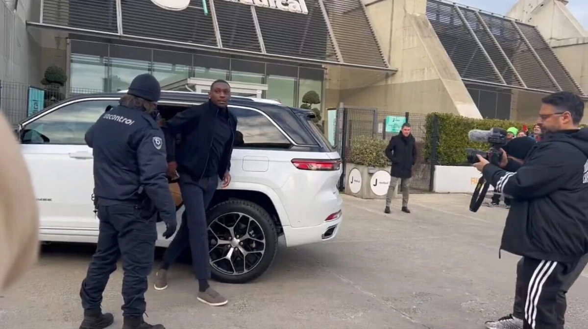 Kolo Muani no J Medical