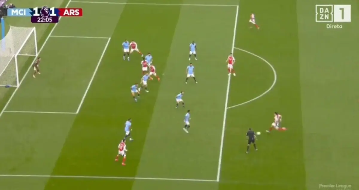 Imagem de contexto do artigo Calafiori estreia-se a marcar com golaço e empata Manchester City-Arsenal