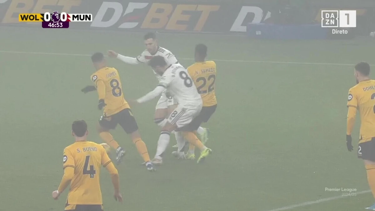 Imagem de contexto do artigo Bruno Fernandes expulso por esta falta sobre Nélson Semedo. Veja o lance