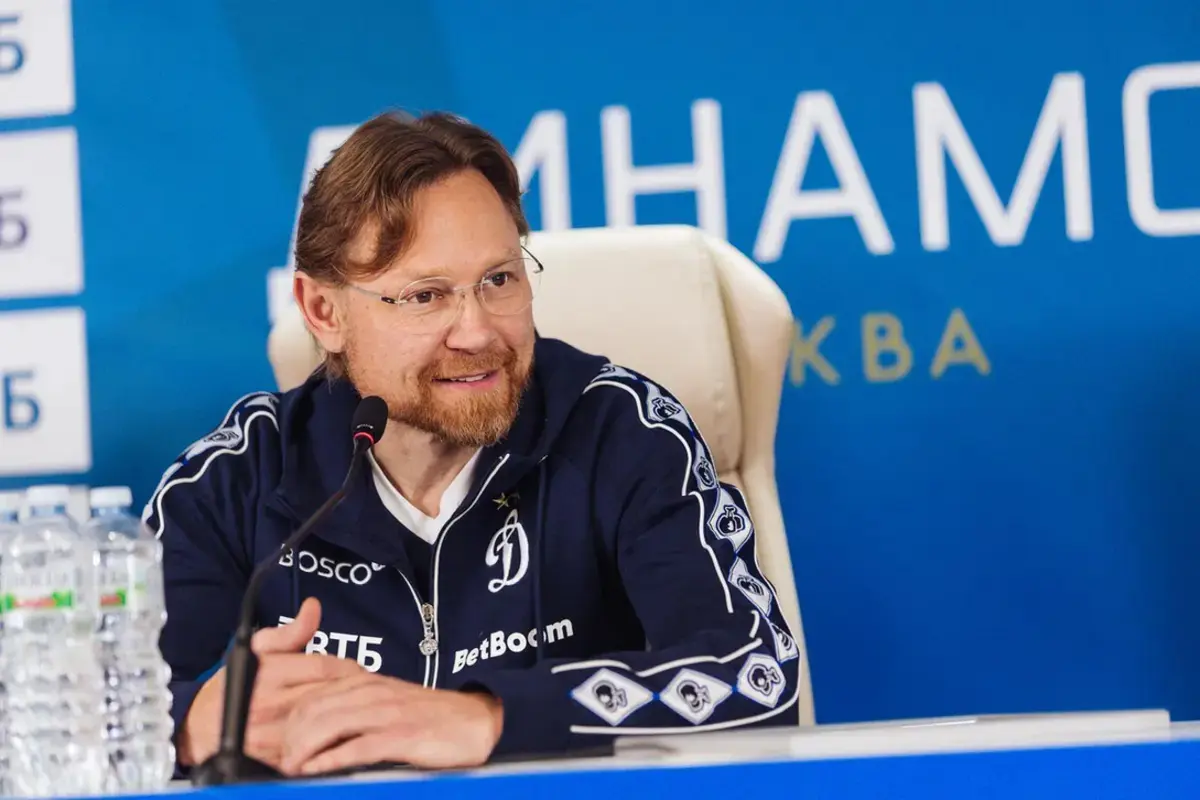 Imagem de contexto do artigo Karpin assina pelo Dínamo Moscovo, mas continua ao comando da seleção russa