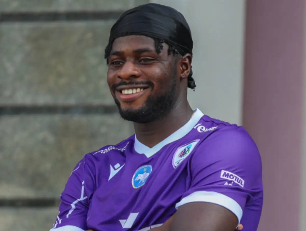 Imagem de contexto do artigo Prosper Obah deixa o plantel do Vizela e ruma ao futebol ucraniano