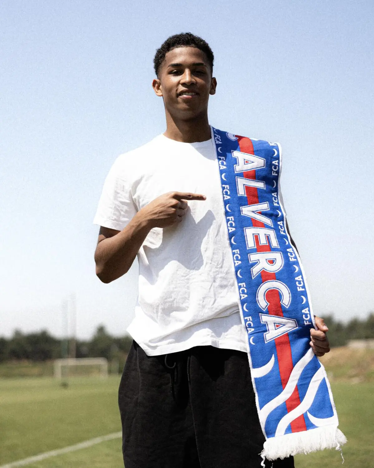 Imagem de contexto do artigo Ikker Julian e Felipe Lima são reforços do Alverca para 2025/26