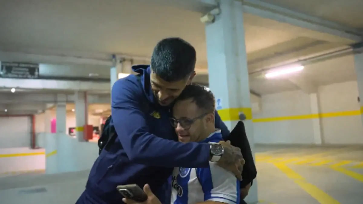 Imagem de contexto do artigo Adepto do FC Porto em lágrimas depois de conhecer Lucho González