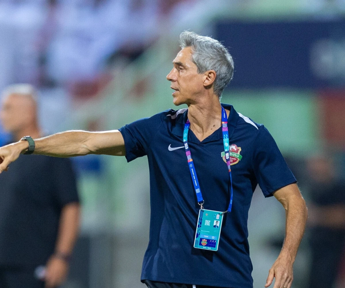 Imagem de contexto do artigo Emirados Árabes Unidos: Paulo Sousa vence, Leonardo Jardim cai