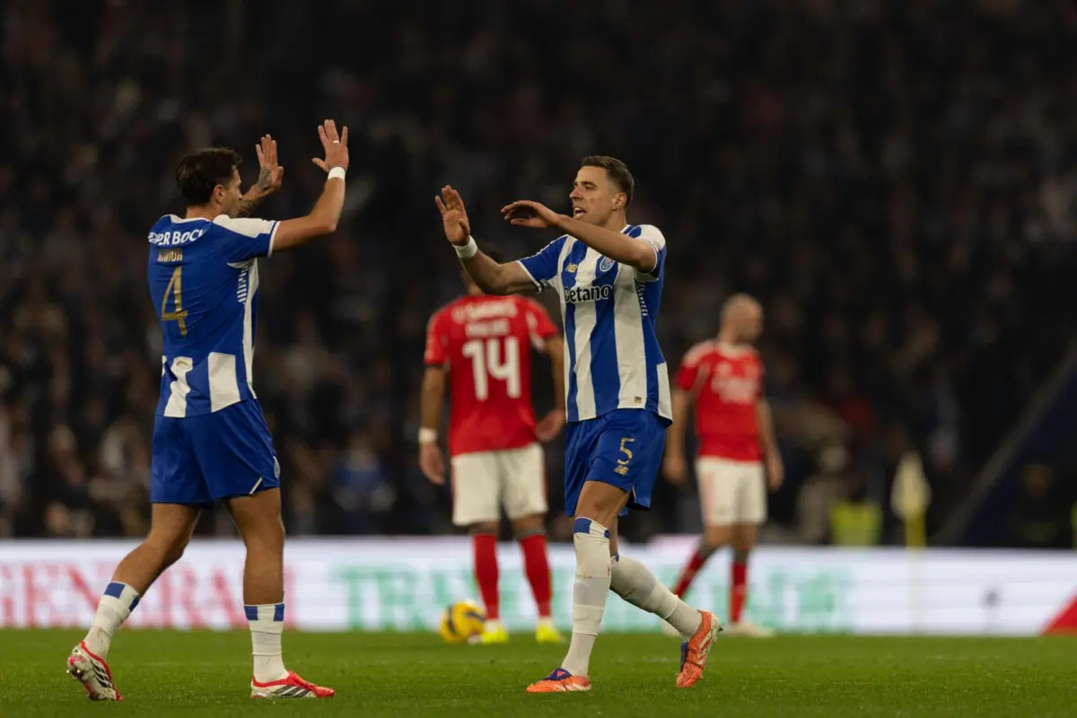 Bednarek cumprimenta Kiwior