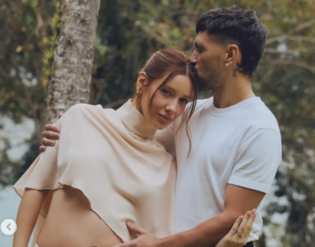 Camila Bastiani e De Arrascaeta