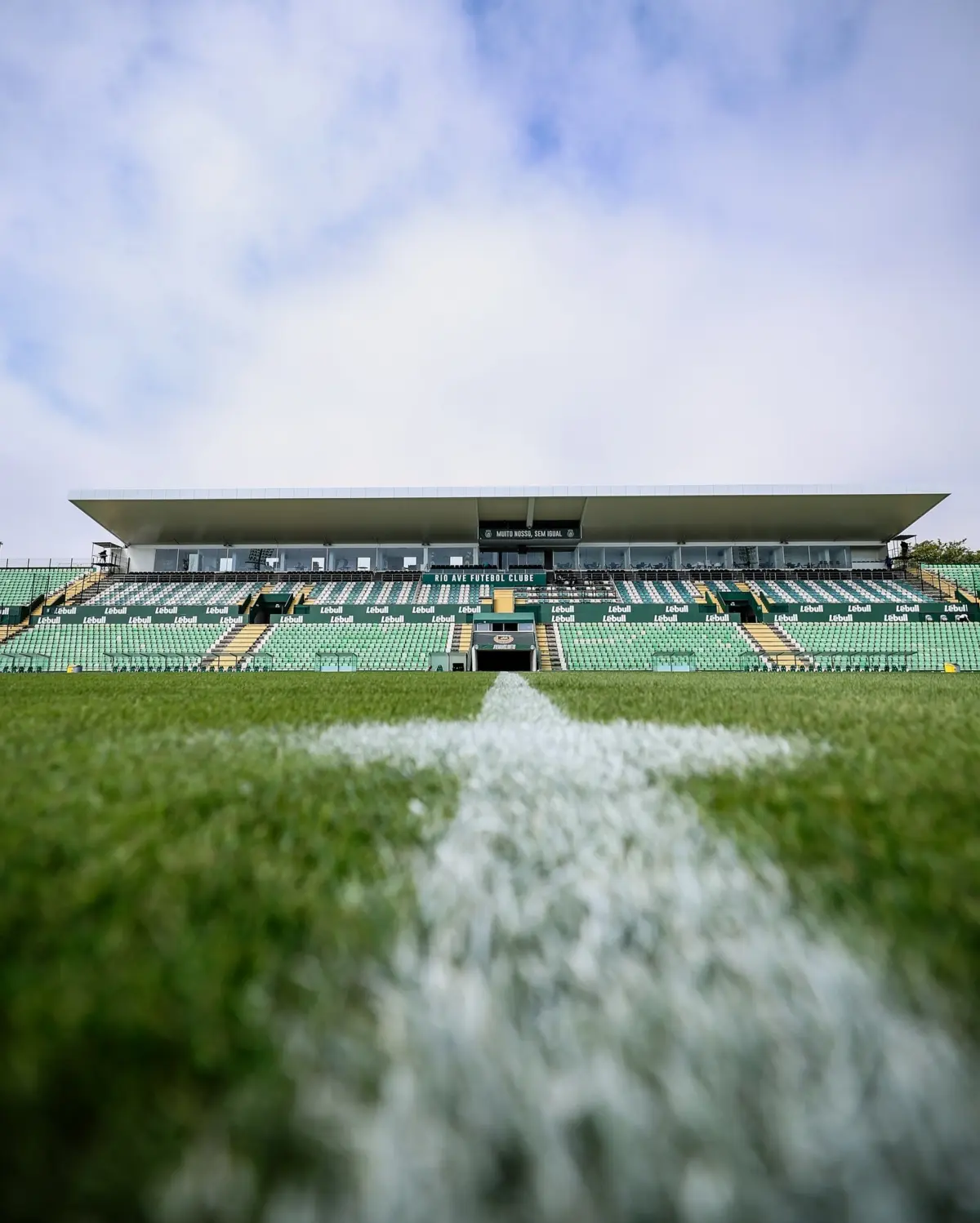 Imagem de contexto do artigo Dezenas de pessoas despedidas do Rio Ave
