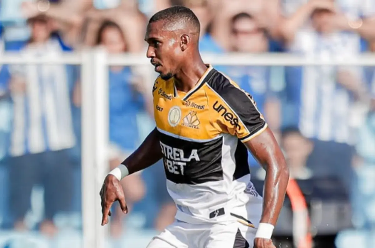 Léo Alaba (Reprodução: Instagram do jogador)