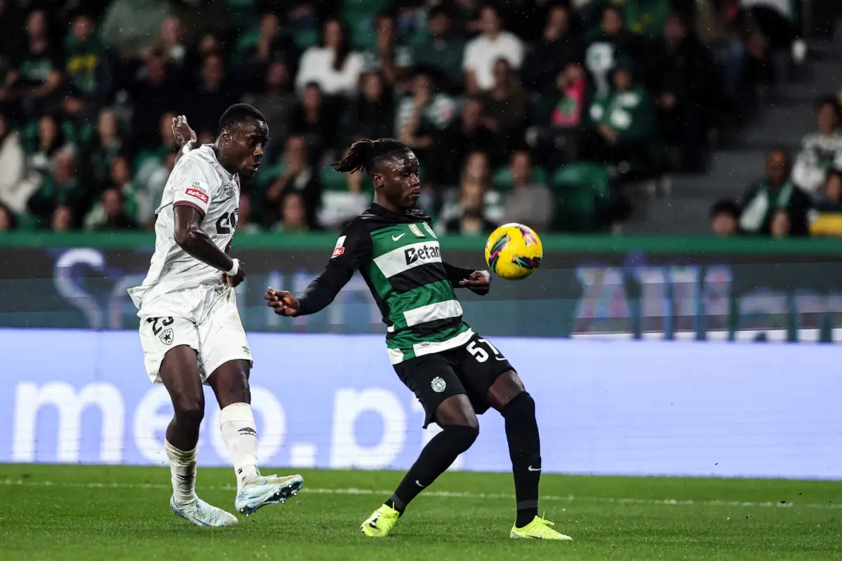 Geovany Quenda, à direita (Créditos: Mário Vasa)