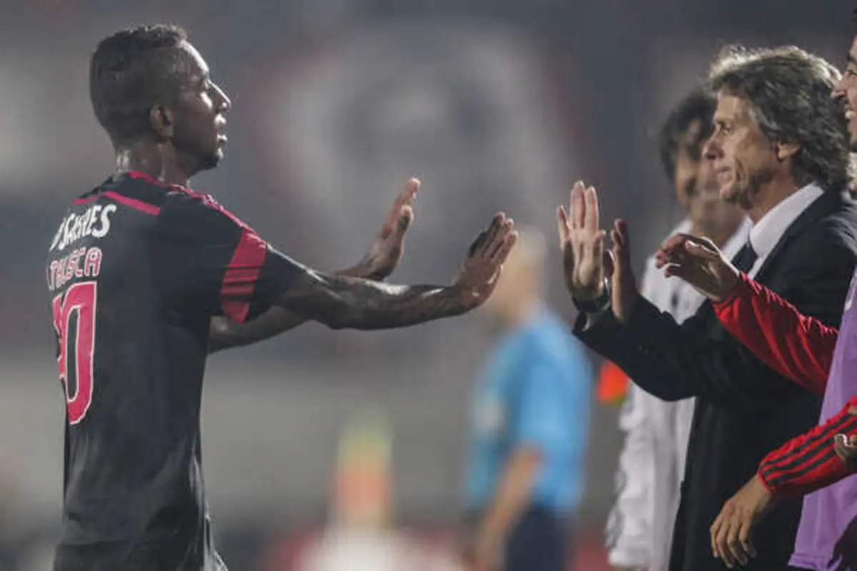 Talisca e Jorge Jesus (Créditos: Pedro Rocha/Global Imagens)