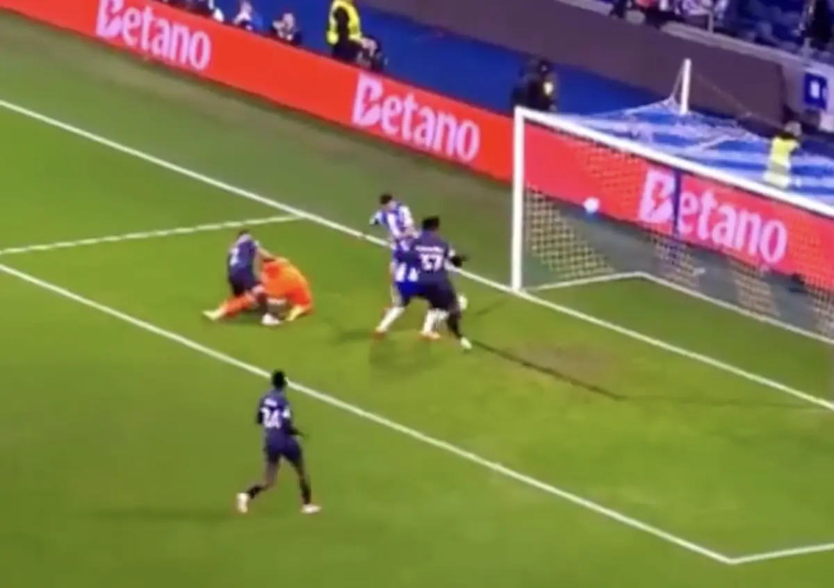 Imagem de contexto do artigo FC Porto-Rangers: desentendimento nos escoceses e Moura marca de calcanhar