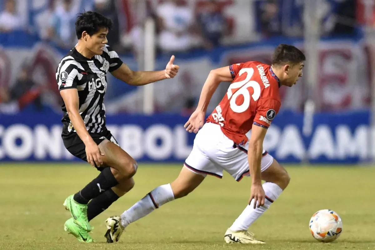 Lucas Sanabria, à direita (Créditos: AFP)