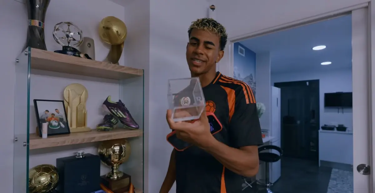 Imagem de contexto do artigo Lamine Yamal mostra a sua casa e brinca: "Não posso ter namorada..."