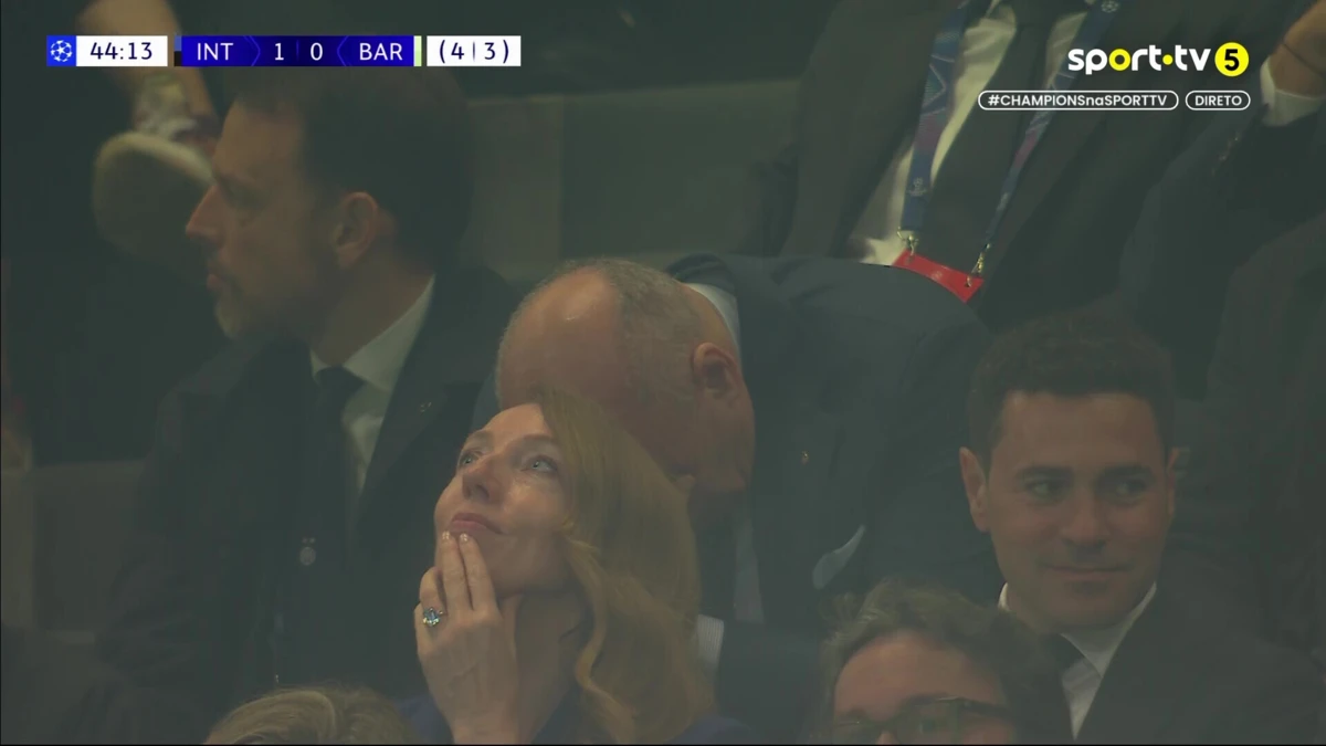 Imagem de contexto do artigo Presidente do Inter nem quis ver o penálti contra o Barcelona. Eis o momento