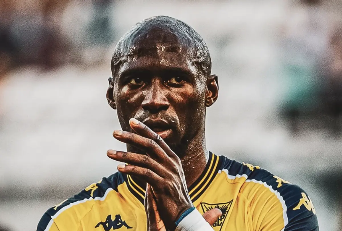 Imagem de contexto do artigo Estoril confirma saída de Eliaquim Mangala