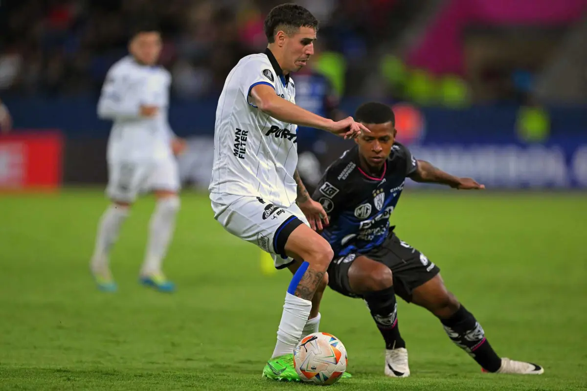 Keny Arroyo, à direita (créditos: AFP)