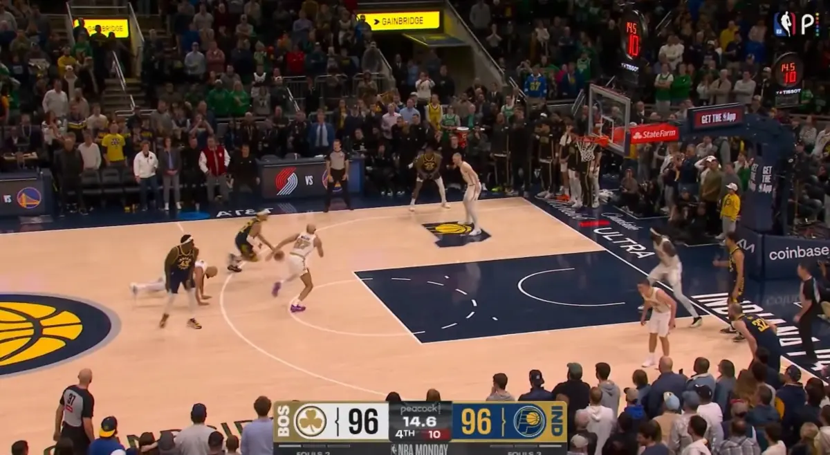 Imagem de contexto do artigo Treinador dos Boston Celtics só diz duas palavras após derrota: "Bloqueio ilegal"