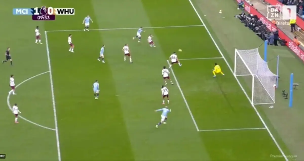 Imagem de contexto do artigo Autogolo coloca Manchester City em vantagem frente ao West Ham: veja aqui