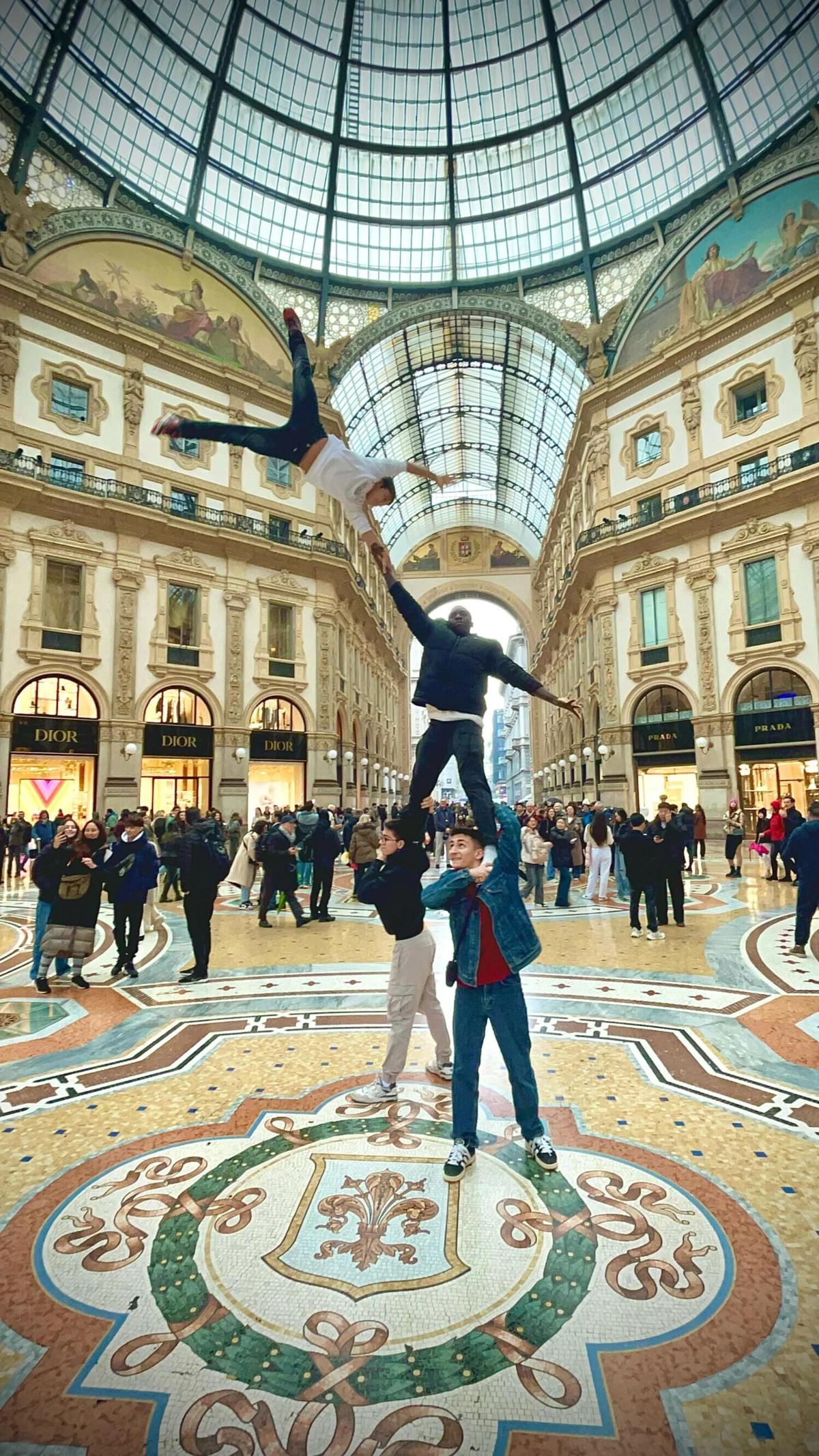 Imagem de contexto do artigo Ginastas do Acro Clube da Maia entram para o Livro de Recordes do Guinness