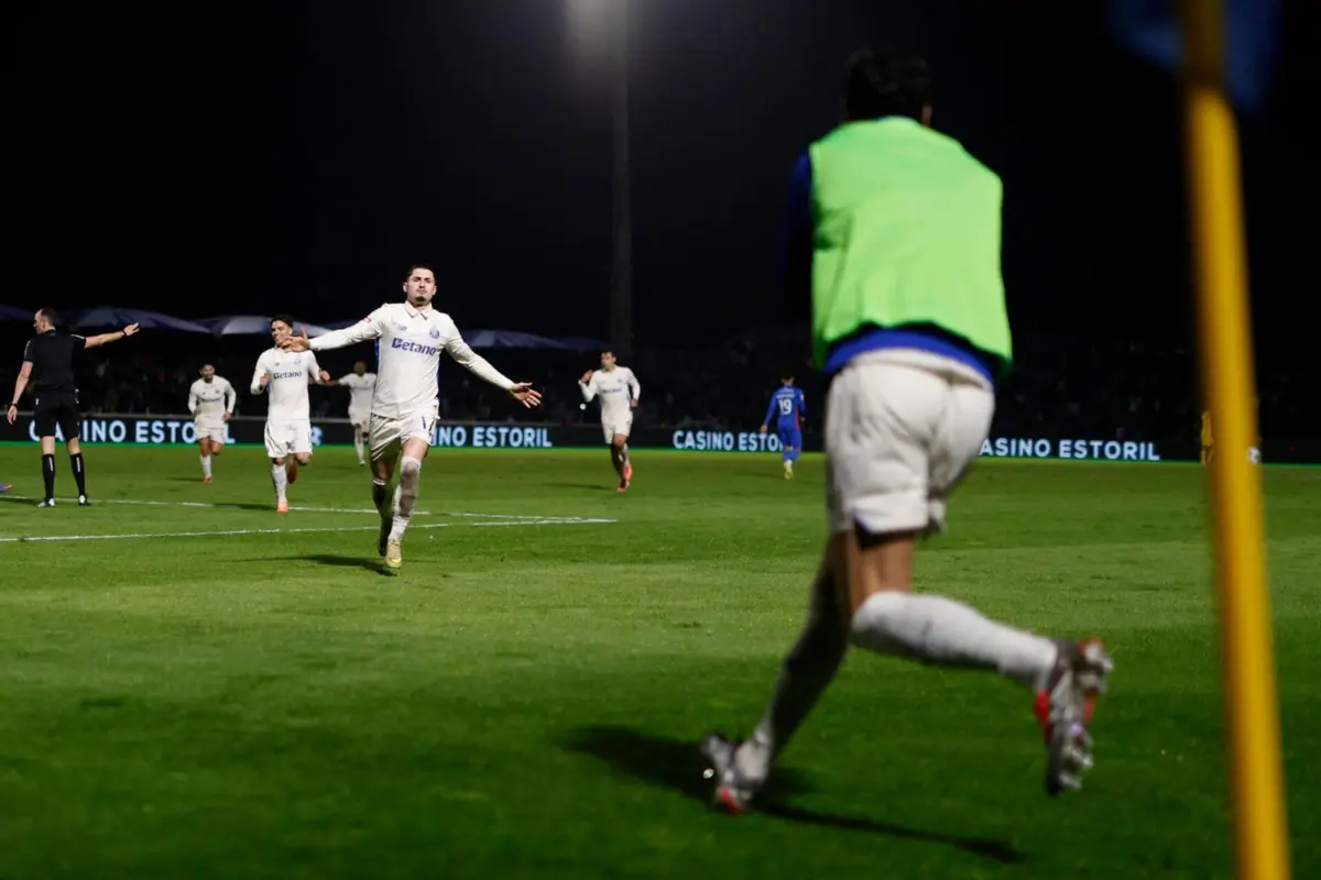 Borja Sainz brilhou em Alverca