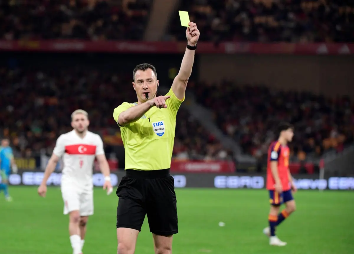 Felix Zwayer bo Athletic Bilbau-Sporting