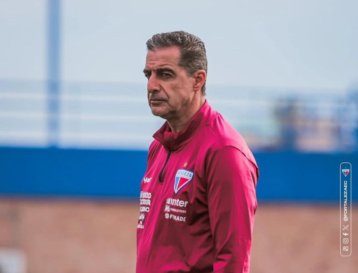 Imagem de contexto do artigo Renato Paiva afasta Deyverson e mais dois: "Não é um castigo, não são os culpados"