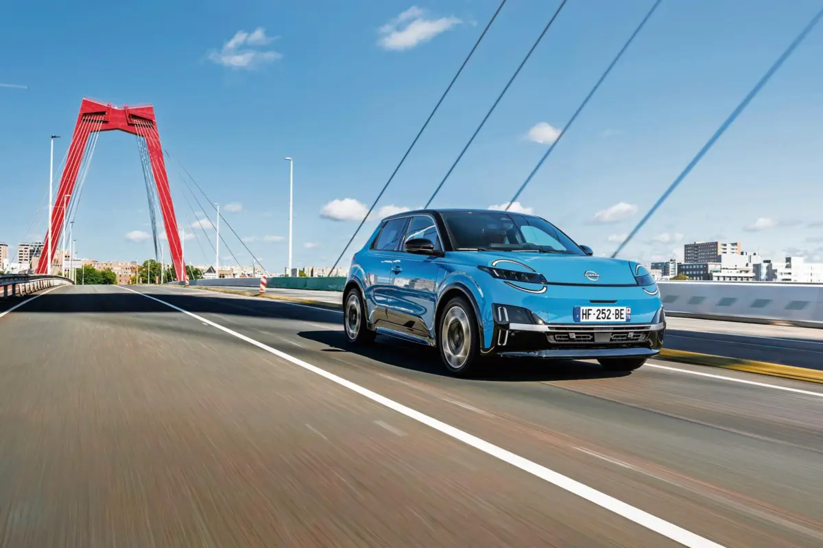 Imagem de contexto do artigo Nissan Micra, de urbano barato a elétrico que joga na liga dos grandes