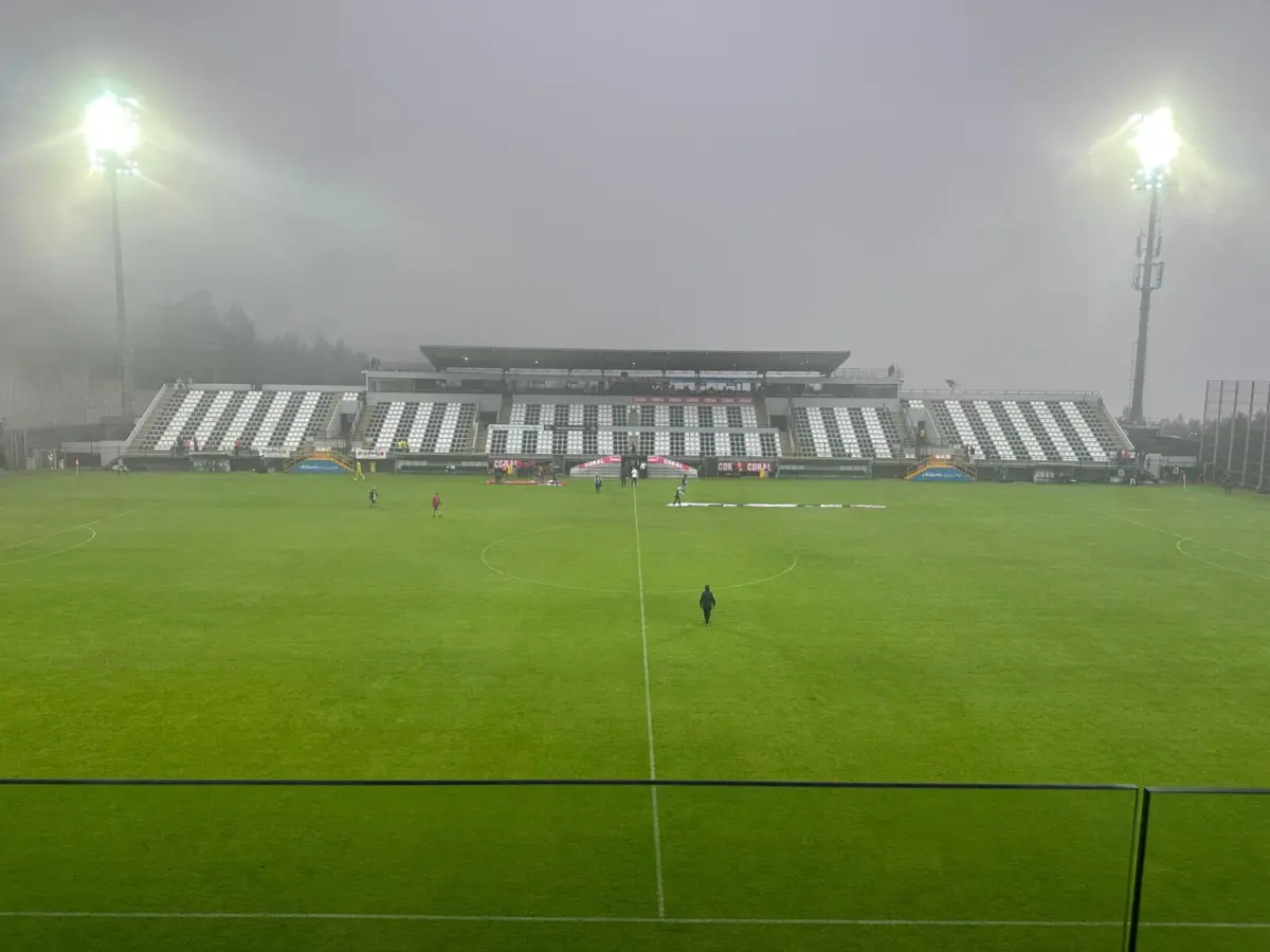 Nacional - Benfica foi adiado (créditos: X @zmouraopinto)