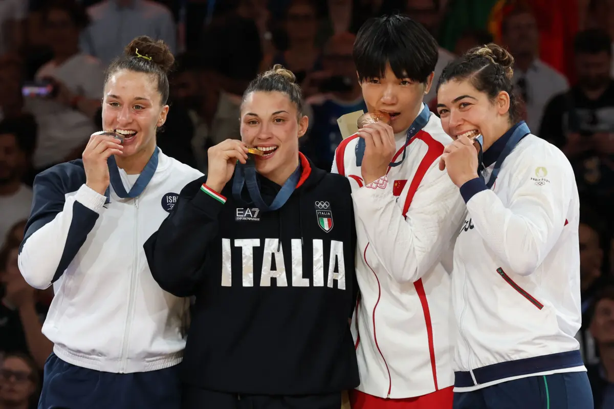 Patrícia Sampaio à direita (Créditos: AFP)