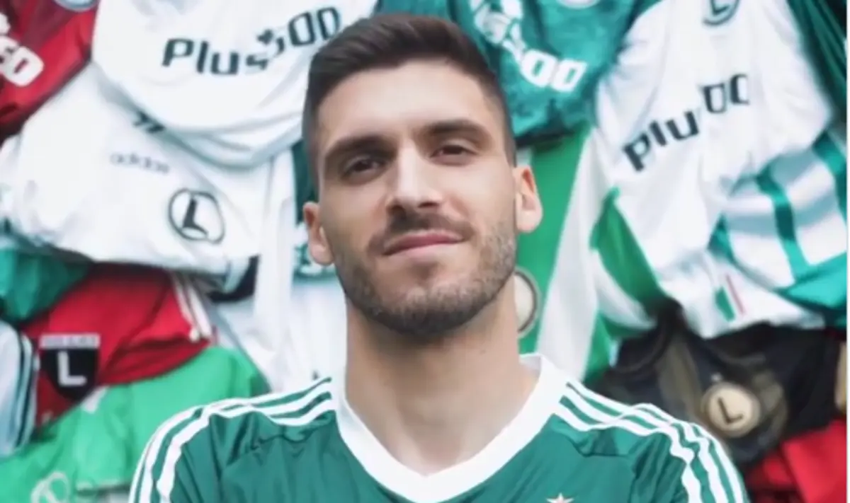 Rúben Vinagre emprestado ao Légia