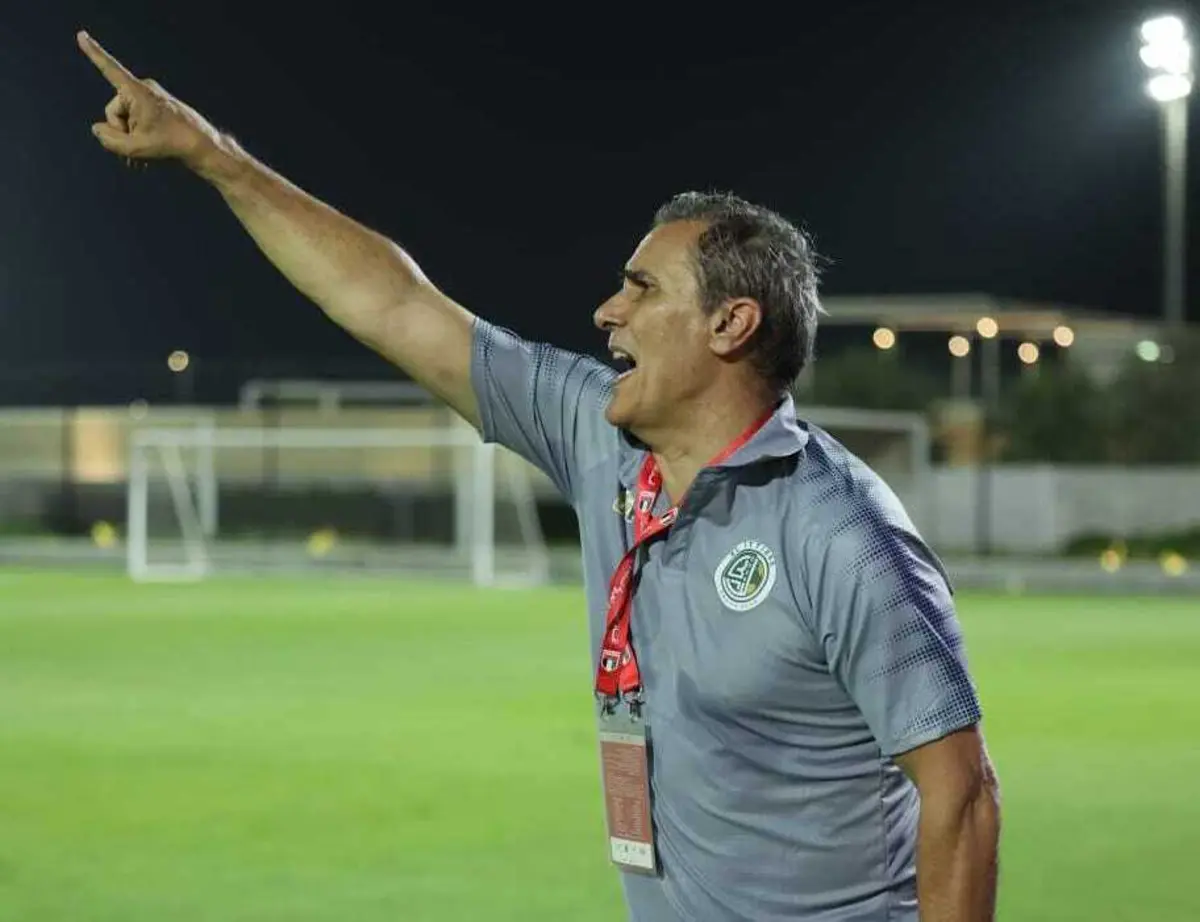 Imagem de contexto do artigo João Mota não abranda nos Emirados