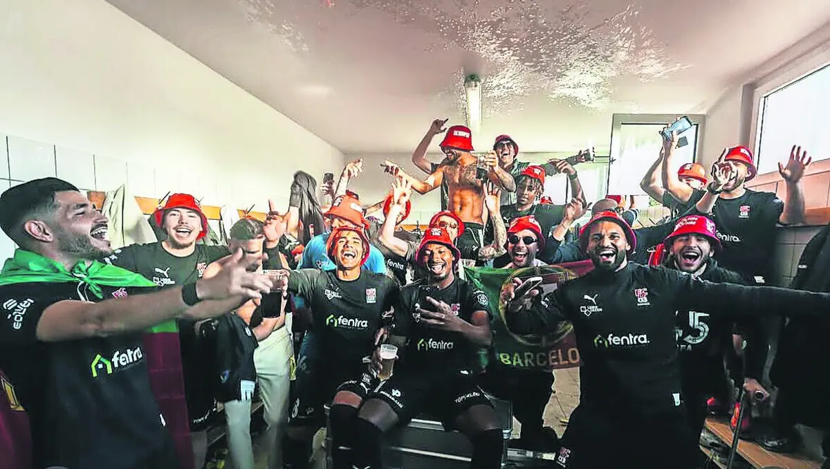 Imagem de contexto do artigo Portugueses fazem história no Differdange: "Ganhámos pelo grupo"