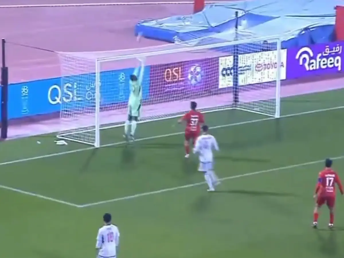 Imagem de contexto do artigo Autogolo incrível no Catar: guarda-redes "ofereceu" a vitória na compensação