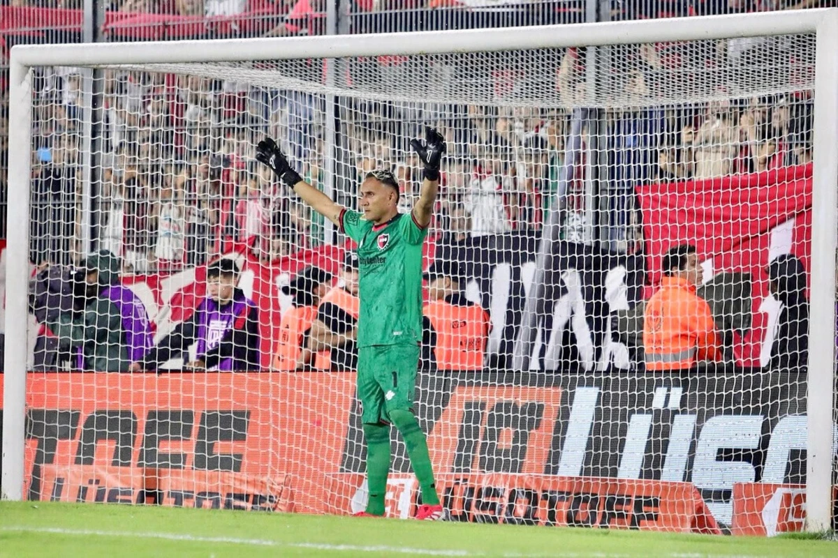 Imagem de contexto do artigo Keylor Navas revela contacto do Barcelona: "Se fosse Florentino, ia a nadar"