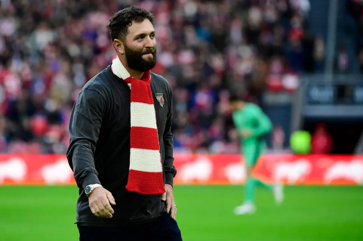 Imagem de contexto do artigo Assinou contrato com a Arábia Saudita e foi proibido de utilizar jaqueta verde