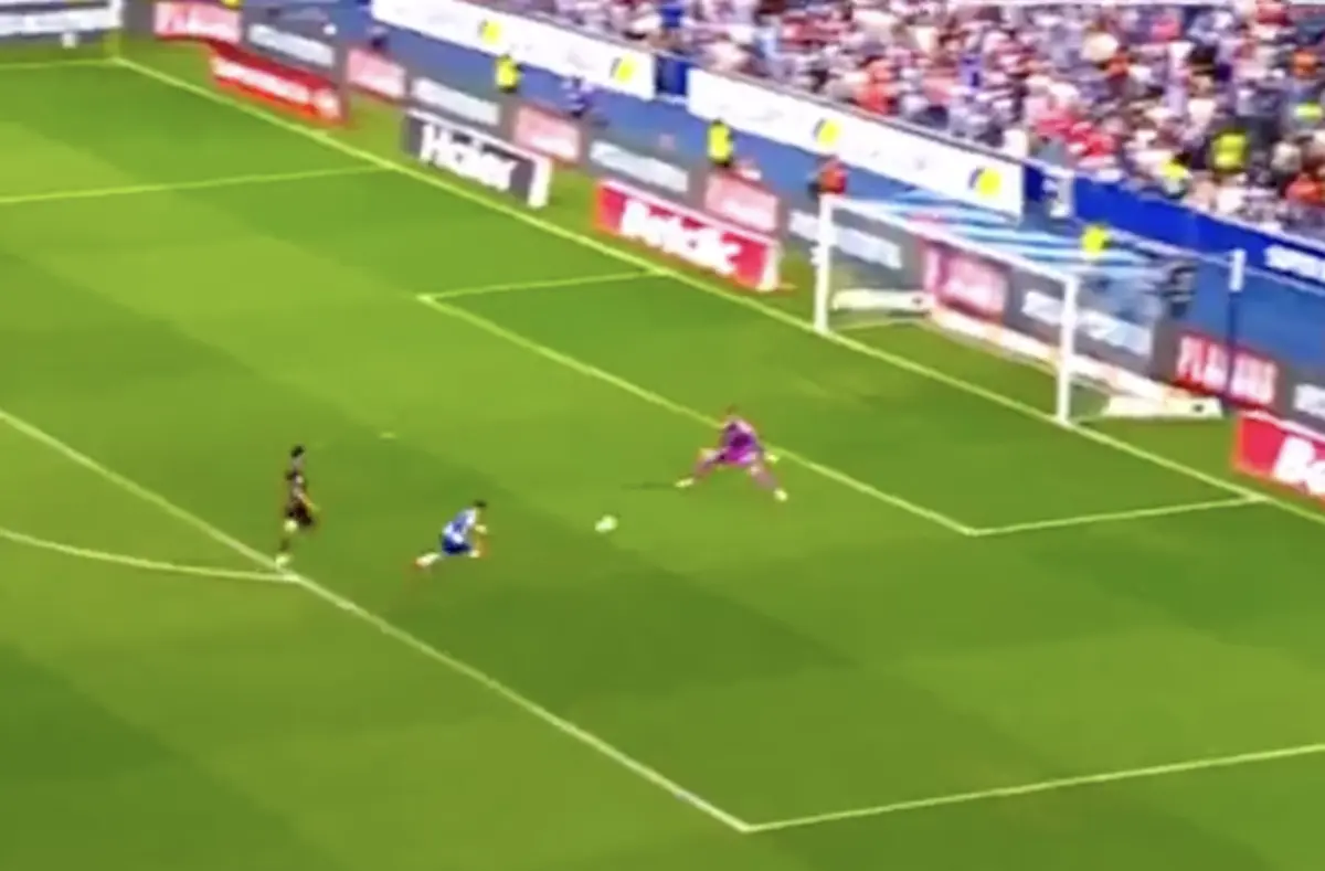 Imagem de contexto do artigo Borja Sainz aproveita erro de Tchamba para bisar no FC Porto-Casa Pia