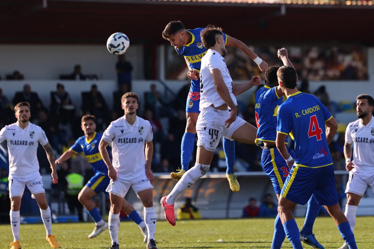 Lucão marcou e ajudou o Elvas a eliminar o V. Fuimarães (Créditos: Lusa)